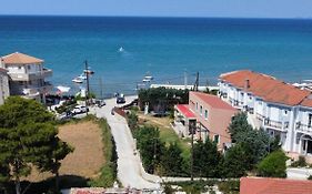 Doras Beach Bungalow B By 